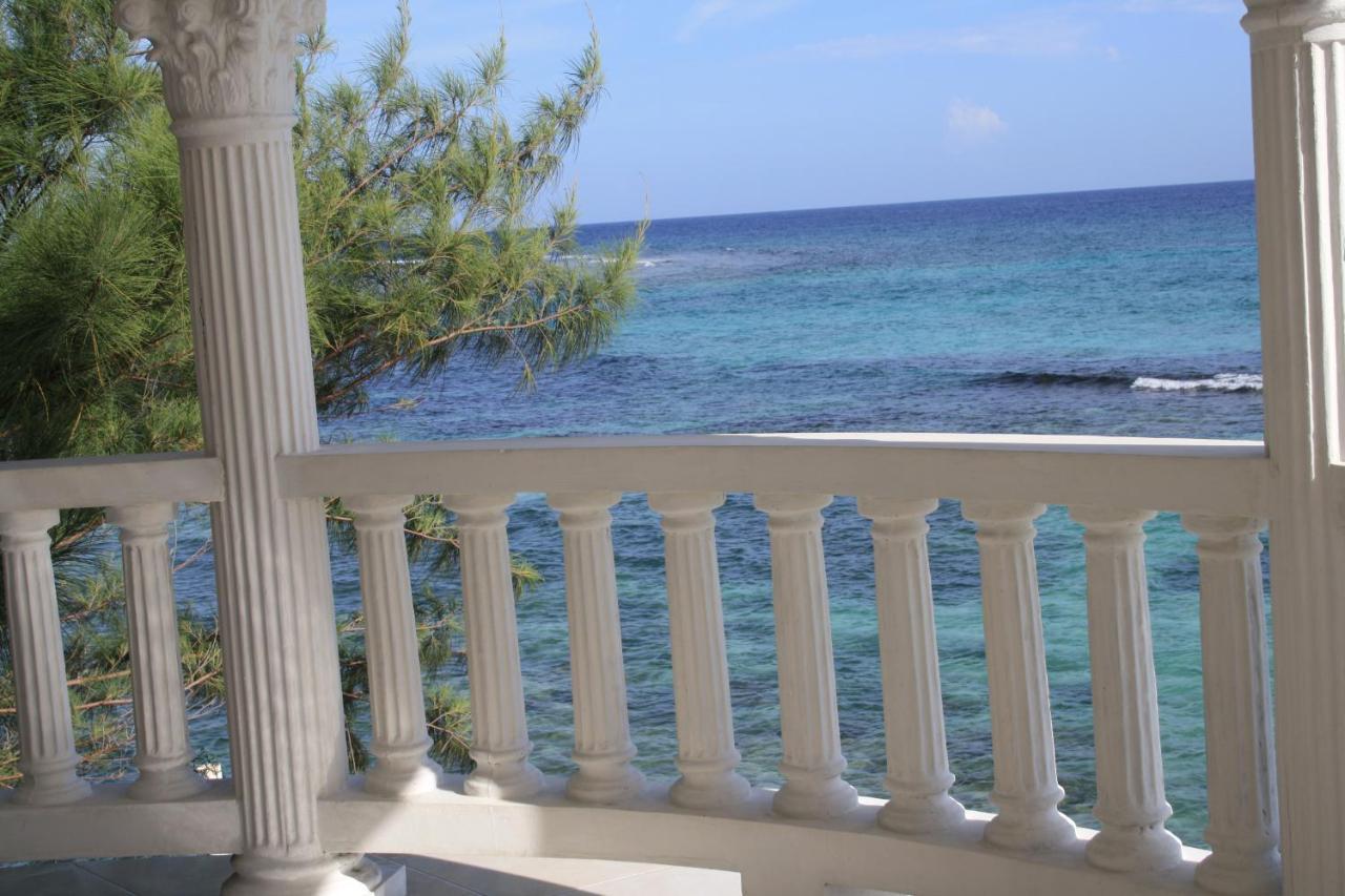 Triplets On The Bay Villa Montego Bay Eksteriør bilde